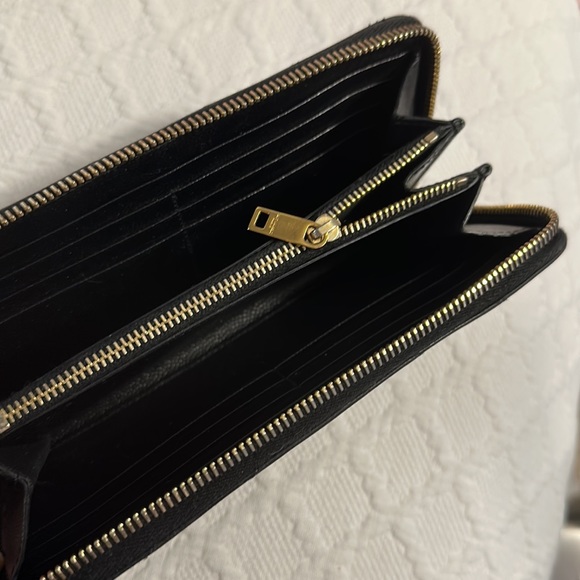 ===SOLD====YVES SAINT LAURENT Chevron Zpper Wallet - Picture 5 of 5